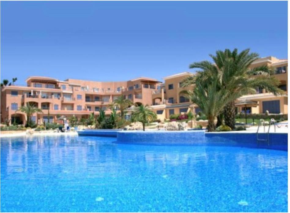 Comfortable 2 Bedroom Apartment In Popular Limnaria Gardens Paphos Eksteriør bilde