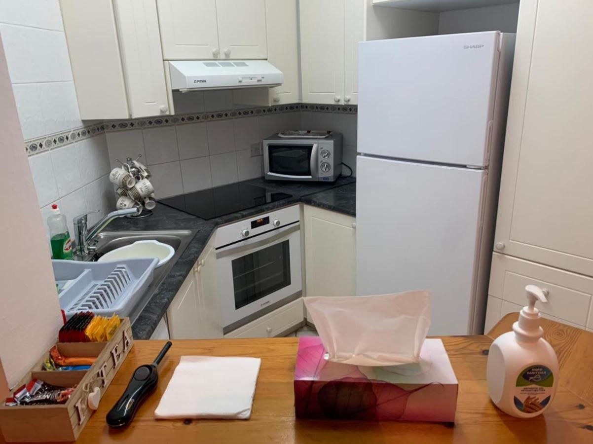 Comfortable 2 Bedroom Apartment In Popular Limnaria Gardens Paphos Eksteriør bilde