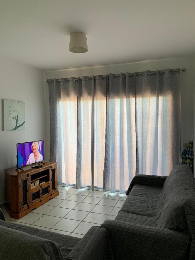 Comfortable 2 Bedroom Apartment In Popular Limnaria Gardens Paphos Eksteriør bilde